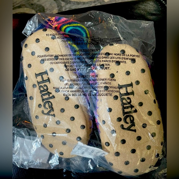 Slippers- Hatley Rainbow Dreams Fleece - Picture 2 of 3